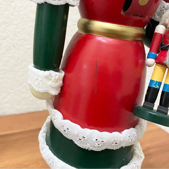 2007 Limited Edition Ballerina Nutcracker Holding Toy Soldier 14” Nutcracker - Picture 10 of 16